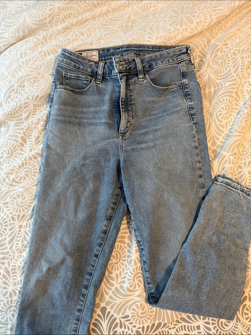GAP Women's Light Wash High-Rise Jeggings